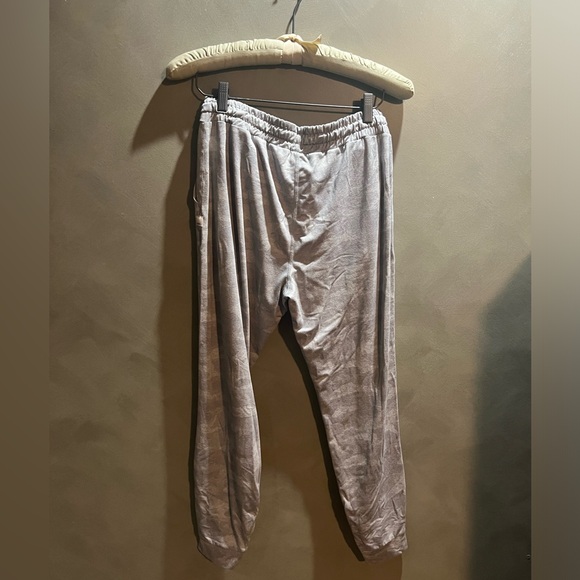 Vuori performance jogger - Picture 2 of 3